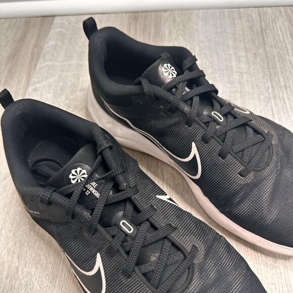 Nike Downshifter 12 Shoes Mens Size 11 Wide Black White Road Running DM4194-001 - Picture 4 of 13